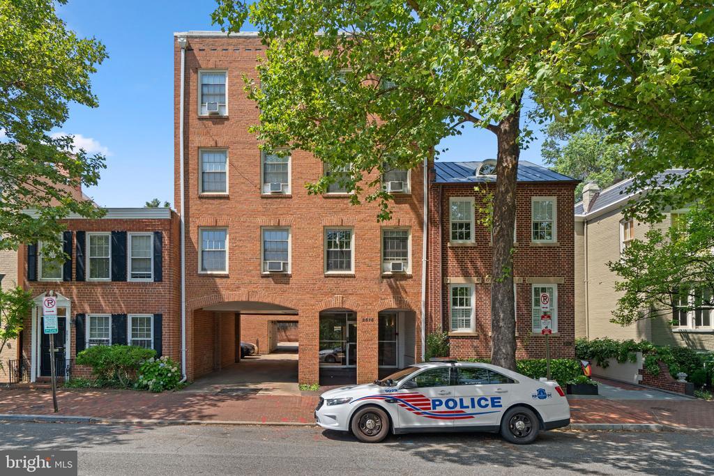 2515 P St NW in Washington, DC - Building Photo