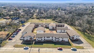 The Crawford at Denison in Denison, TX - Foto de edificio - Building Photo
