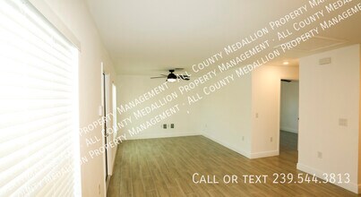 915 Graystone Ave in Lehigh Acres, FL - Building Photo - Building Photo