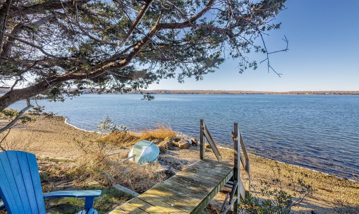 11 Ingall's Rd in East Hampton, NY - Building Photo