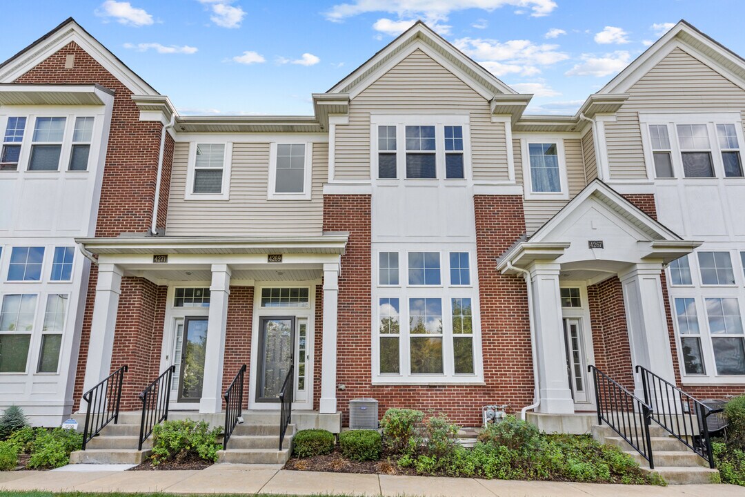 4269 Liberty St in Aurora, IL - Building Photo