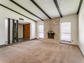 616 Spring Forest Dr in Bedford, TX - Building Photo - Building Photo