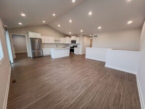 607 S Division St in Roberts, WI - Building Photo - Building Photo