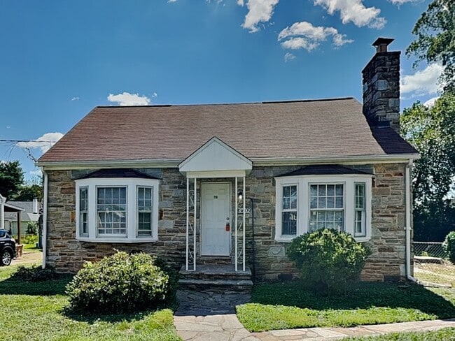 property at 3609 Kenmar Rd