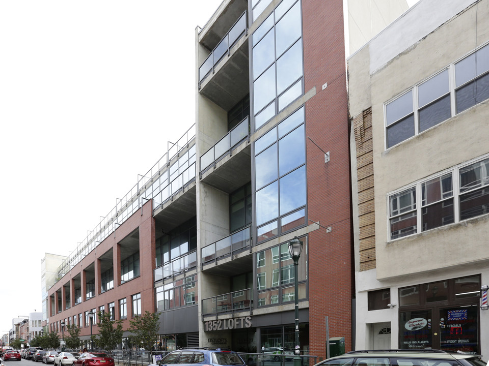 The Lofts at 1352 South Street in Philadelphia, PA - Foto de edificio