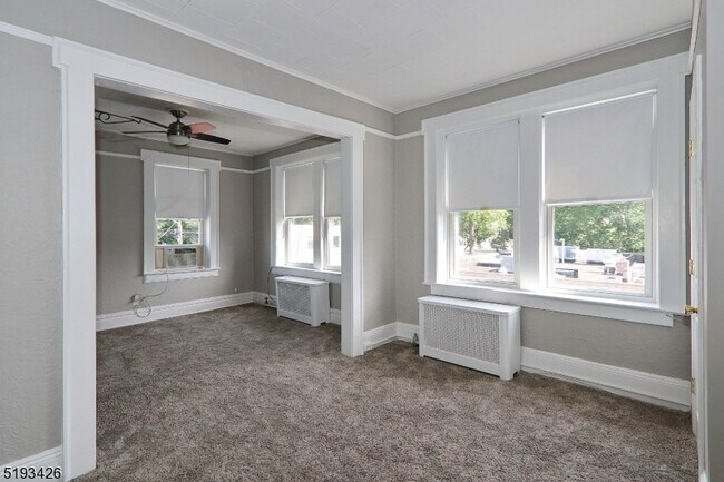 4 Highland Pl in Maplewood, NJ - Building Photo - Building Photo