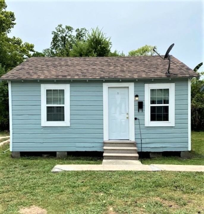 1243 Long Ave in Beaumont, TX - Building Photo