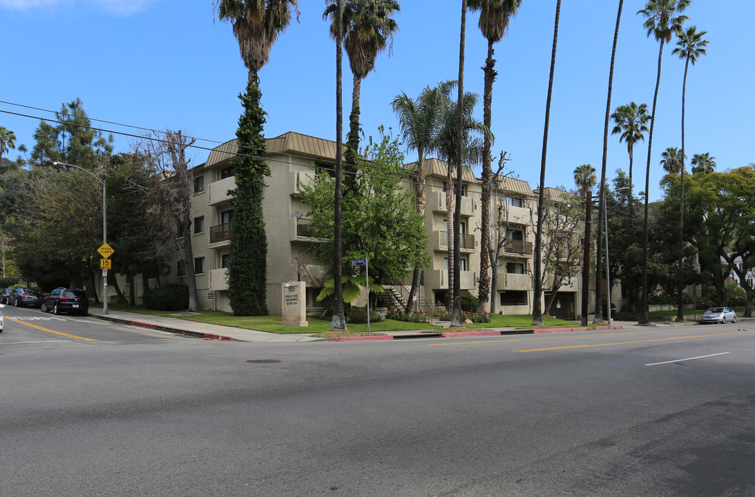 Sierra Vista in Los Angeles, CA - Building Photo