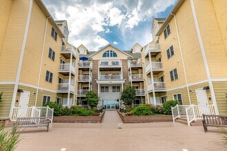 361 Revere Beach Pky, Unit #309 in Revere, MA - Foto de edificio - Building Photo