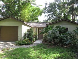 3019 Spirea St in Sarasota, FL - Building Photo