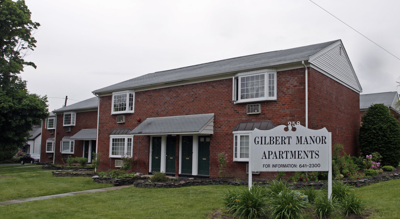 Gilbert Manor in Little Ferry, NJ - Building Photo