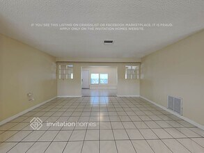 1841 NW 185th St in Miami Gardens, FL - Building Photo - Building Photo