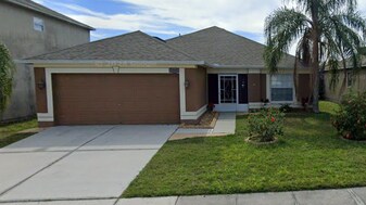 2466 Harrison Pl Blvd in Lakeland, FL - Building Photo