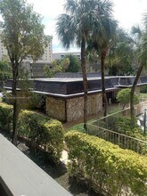 8325 SW 72nd Ave in Miami, FL - Building Photo - Building Photo