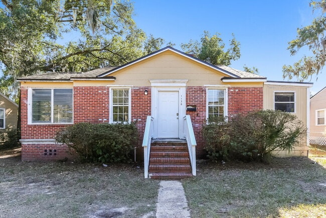 property at 1130 Saratoga Blvd