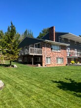 2755 NE Hogan Dr, Unit 4222-A in Gresham, OR - Foto de edificio - Building Photo