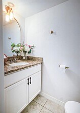 6201 Fondren Rd in Houston, TX - Building Photo - Building Photo