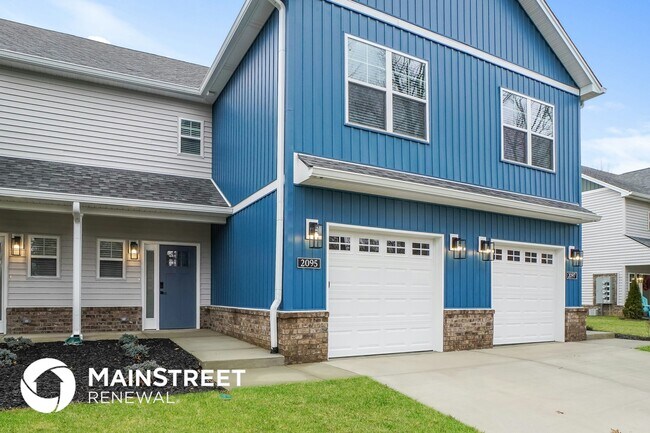 2095 Paddle Wheel Dr in Jeffersonville, IN - Building Photo - Building Photo