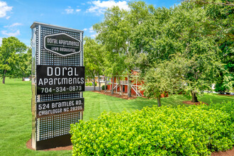 Doral Apartments in Charlotte, NC - Foto de edificio - Building Photo