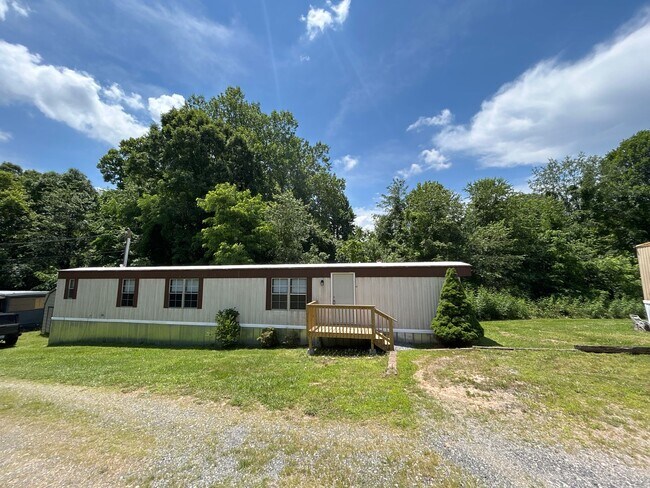 4 Snelson Ln