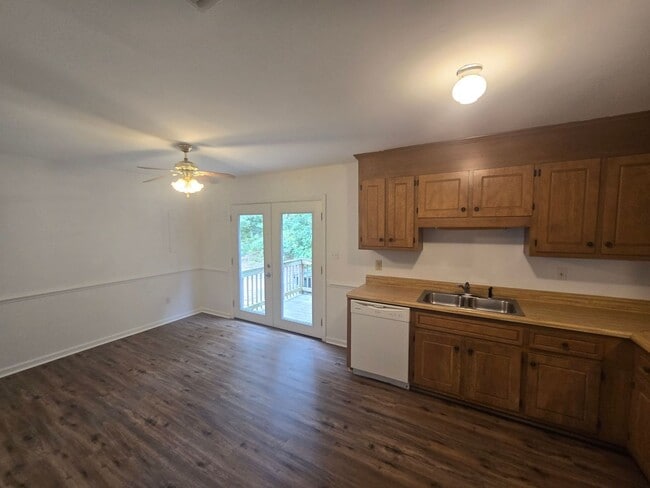 6569 Commons Dr in Prince George, VA - Building Photo - Building Photo