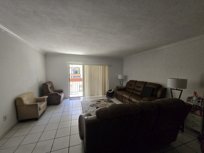 8530 SW 149th Ave, Unit 916 in Miami, FL - Foto de edificio - Building Photo