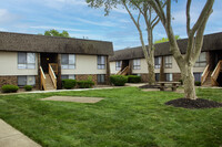 Moonglow Apartments in Columbus, OH - Foto de edificio - Building Photo