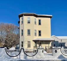 92 Elliot St in Brockton, MA - Building Photo