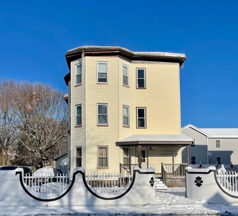 92 Elliot St in Brockton, MA - Building Photo
