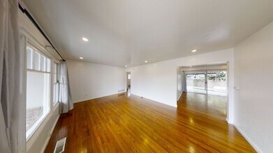 6244 Mary Ln Dr in San Diego, CA - Building Photo - Building Photo