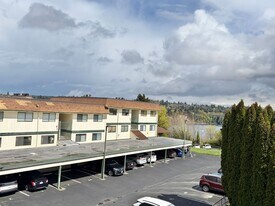 1588 Naval Ave in Bremerton, WA - Building Photo