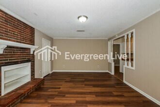 5070 Quince Rd in Memphis, TN - Building Photo - Building Photo