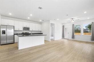 701 Unakite Trl in Liberty Hill, TX - Building Photo - Building Photo