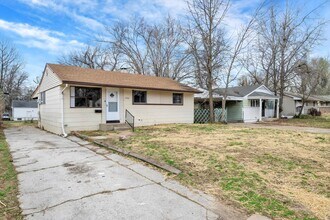 10765 Spring Garden Dr in St. Louis, MO - Foto de edificio - Building Photo