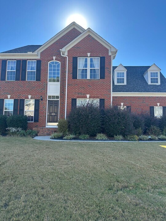 109 Amberleaf Way in Simpsonville, SC - Building Photo
