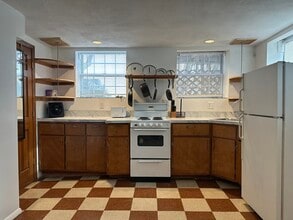 92 Sciarappa St, Unit B in Cambridge, MA - Foto de edificio - Building Photo