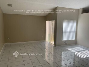 18863 NW 24th Ct in Pembroke Pines, FL - Foto de edificio - Building Photo