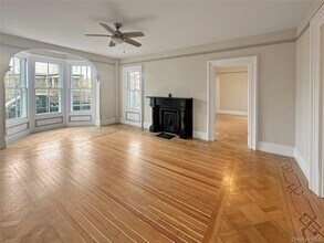 611 Main St in Greenport, NY - Building Photo - Building Photo