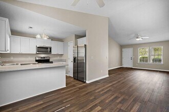 410 Brewster Ln in Wilmington, NC - Building Photo - Building Photo