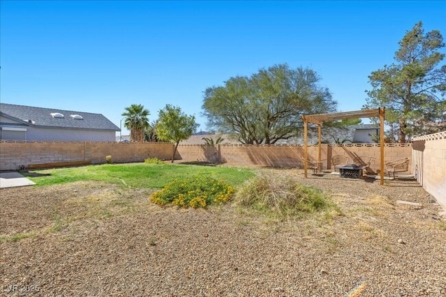 property at 720 Skipjack Dr