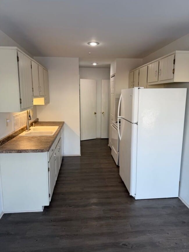 41320 Northwind Dr in Canton Township, MI - Building Photo - Building Photo