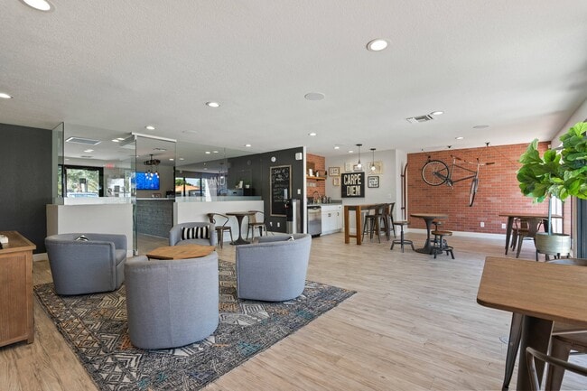 Delano Apartments in Mesa, AZ - Building Photo - Building Photo