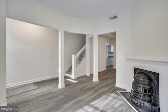 25 Hanover Pl NW in Washington, DC - Building Photo - Building Photo