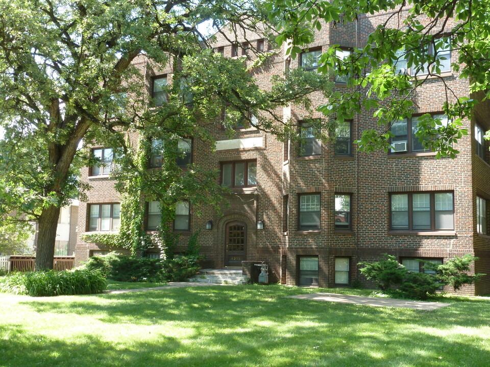 Lenox Properties in Des Moines, IA - Building Photo