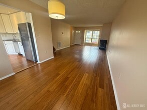 425 Northam Dr in North Brunswick, NJ - Building Photo - Building Photo