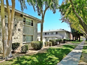 Baldy View Apartments in Upland, CA - Building Photo - Building Photo