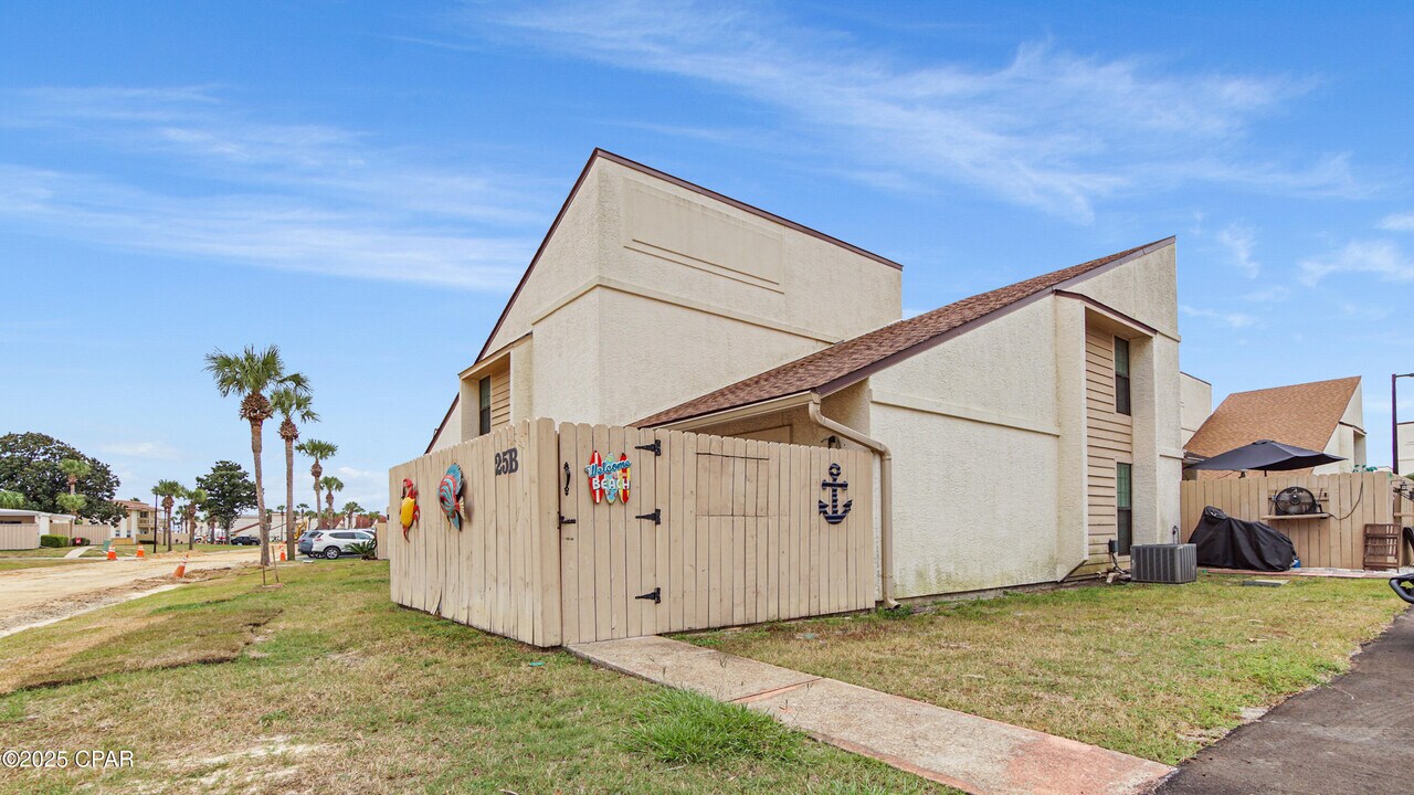 17462 Front Beach Rd in Panama City Beach, FL - Building Photo
