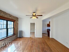7033 N Sheridan Rd, Unit #2N in Chicago, IL - Building Photo - Building Photo