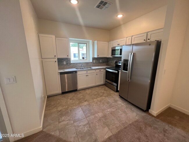 8211 N 22nd Dr in Phoenix, AZ - Building Photo - Building Photo