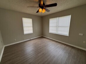 1137 1st Ave N in Texas City, TX - Building Photo - Building Photo